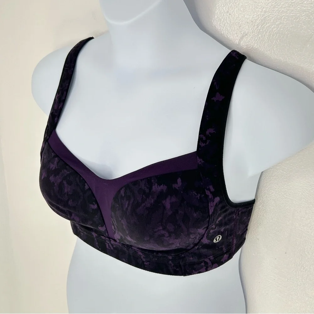 Lululemon Energy Sports Bra 36C‎ Purple Abstract Print Medium Support Athlesiure